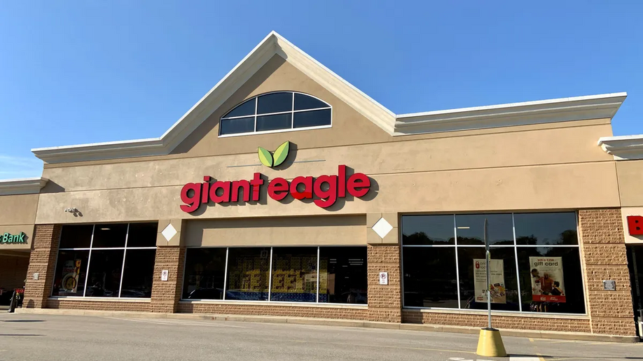 Giant Eagle Supermarket - North Royalton